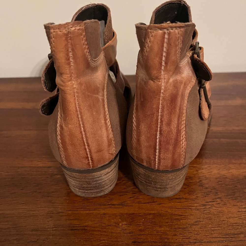 Steve Madden Brown Rascal Booties Size 8 Euc - image 3